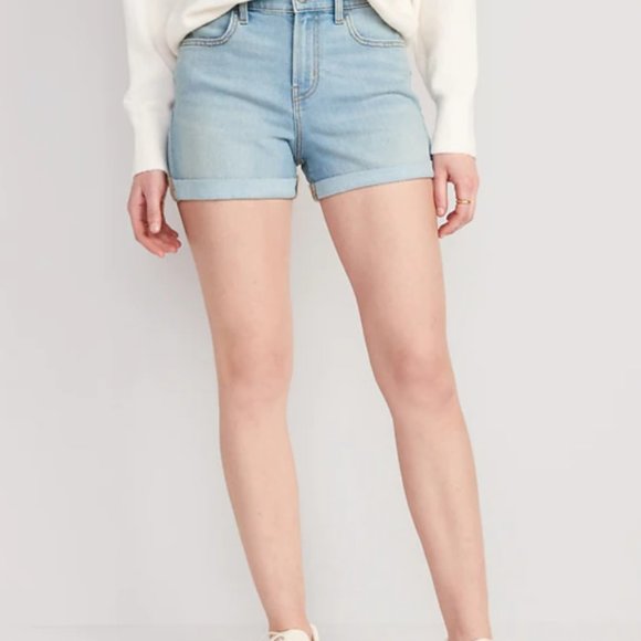 Old Navy mid-rise Wow jean shorts - Picture 2 of 3